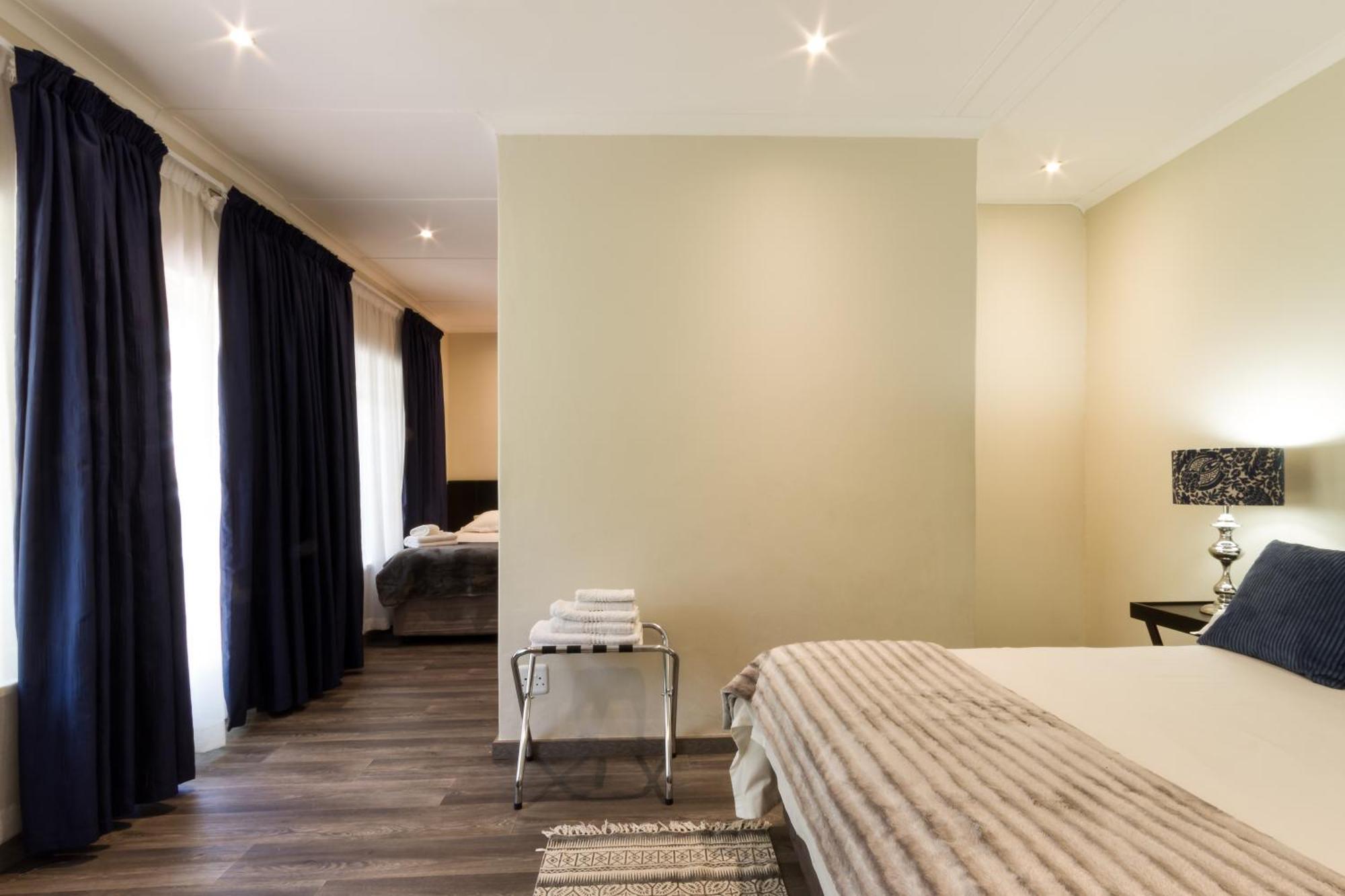 The Pecan Tree Guesthouse Сэндтон Экстерьер фото