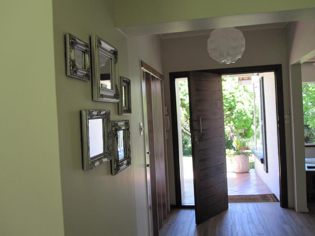 The Pecan Tree Guesthouse Сэндтон Экстерьер фото