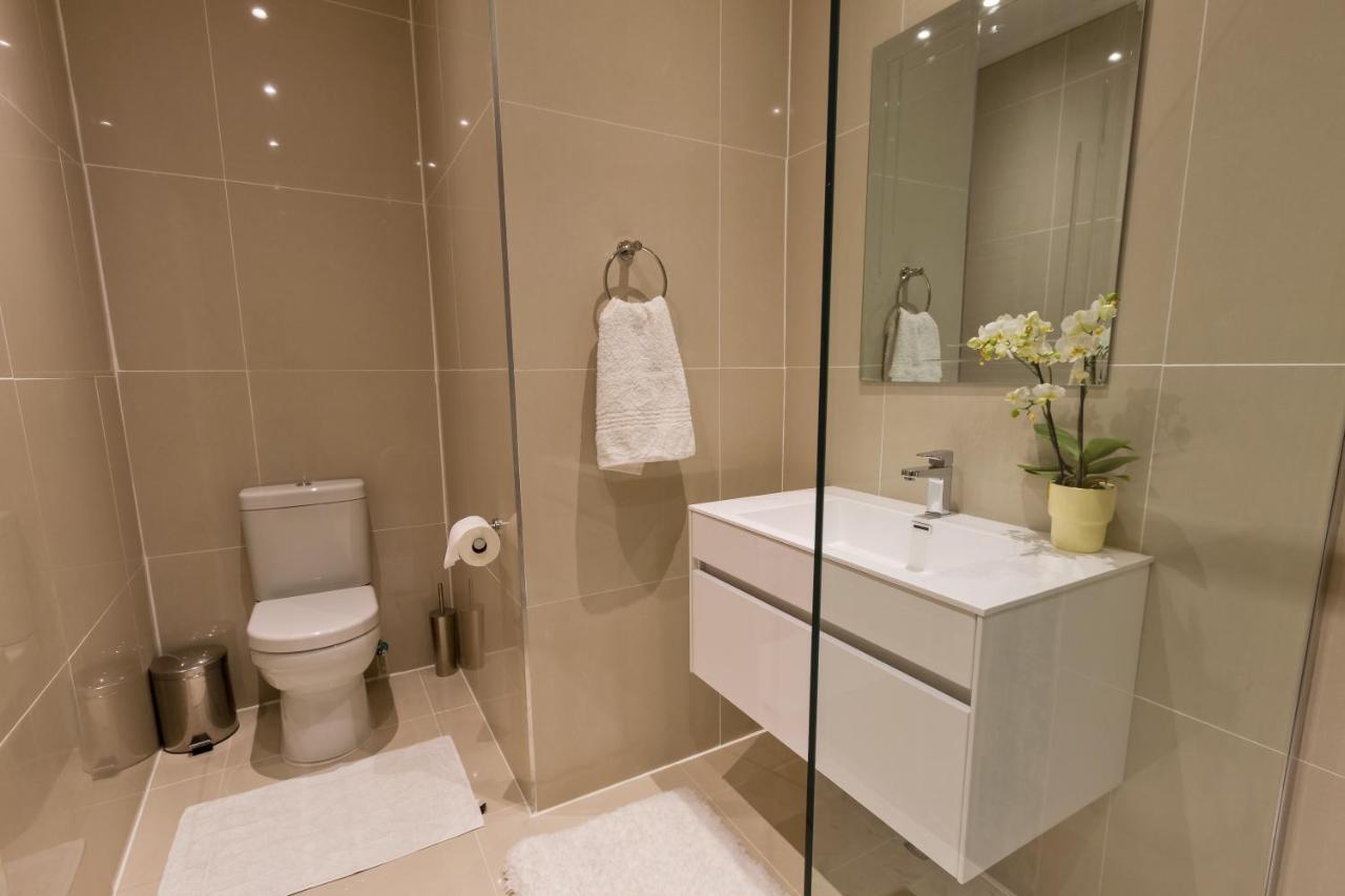 The Pecan Tree Guesthouse Сэндтон Экстерьер фото
