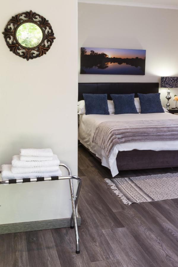 The Pecan Tree Guesthouse Сэндтон Экстерьер фото